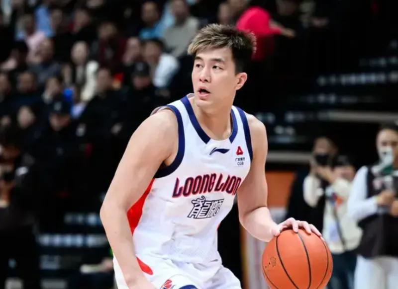 合砍39分！郭艾伦徐昕打成广州内外支柱，配合流畅但其余球员太拉